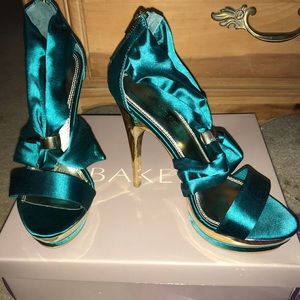 Jenny- turquoise satin gold heel